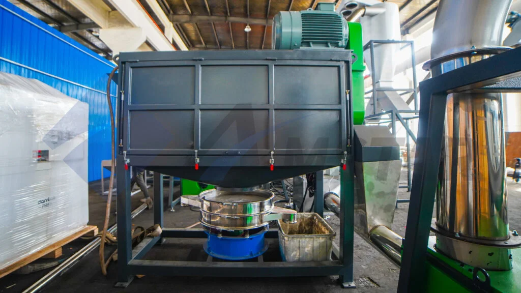 Centrifugal dryer bearing assembly for plastic recycling line