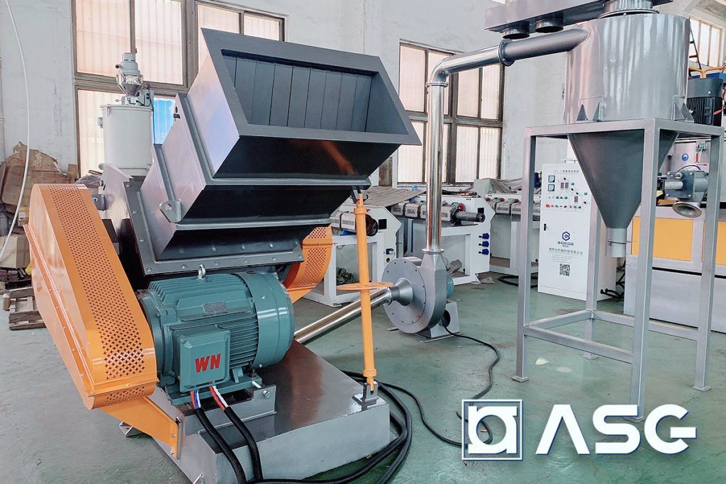extruded plastic granulator machine for granulating pipes, boards, and extruded profiles.