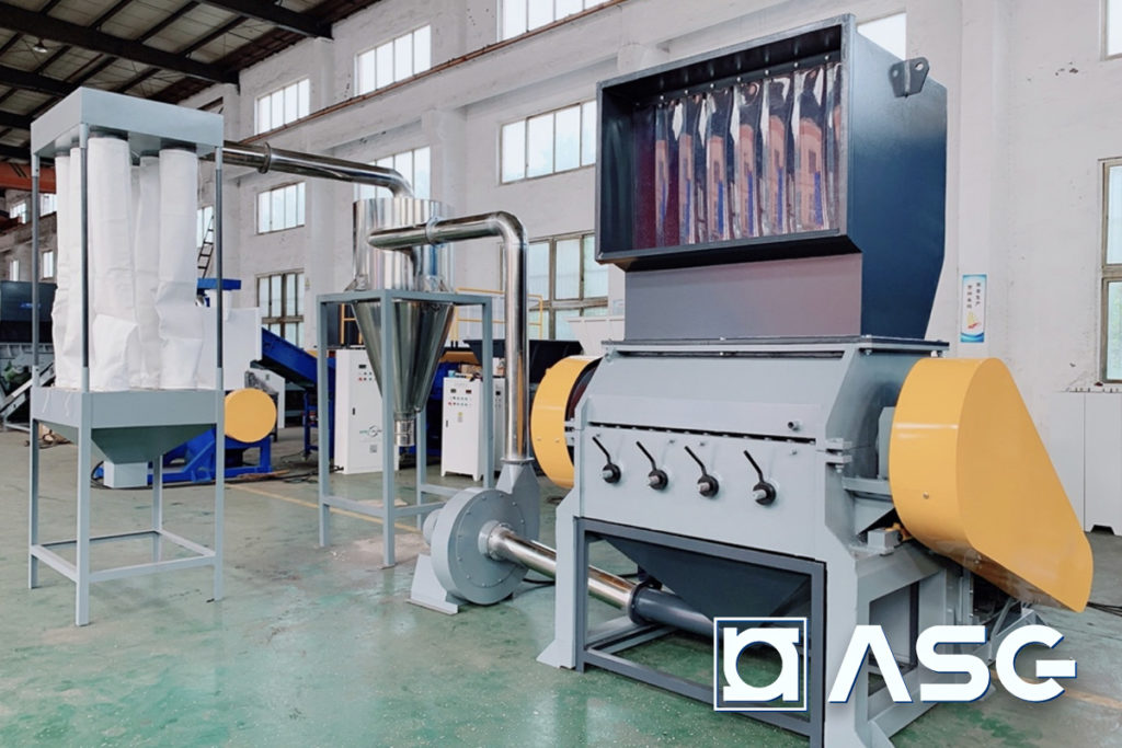 rigid plastic granulator machine with air blower conveyor